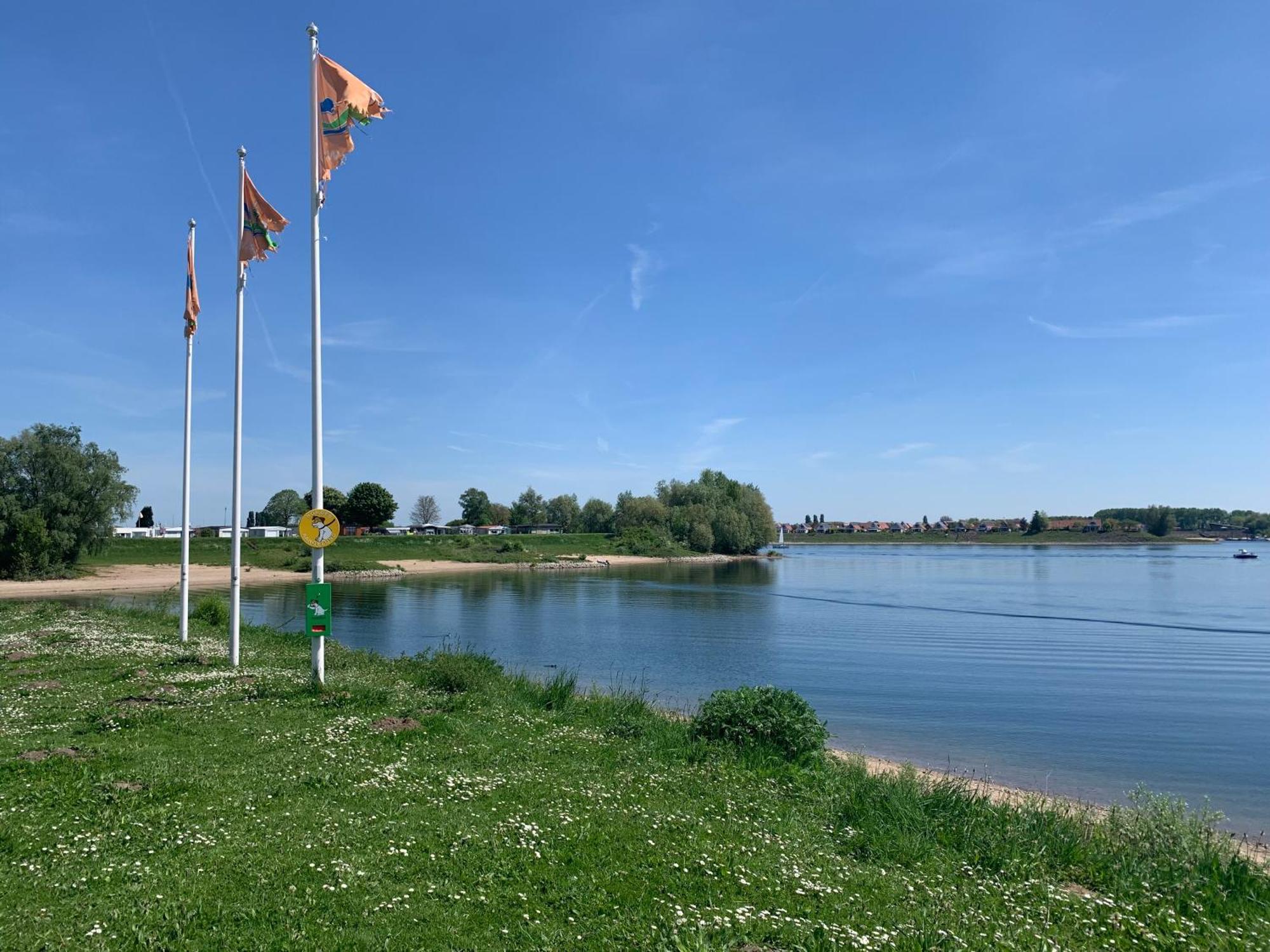 Tiny Haus Auszeit Am See Lathum Exterior foto